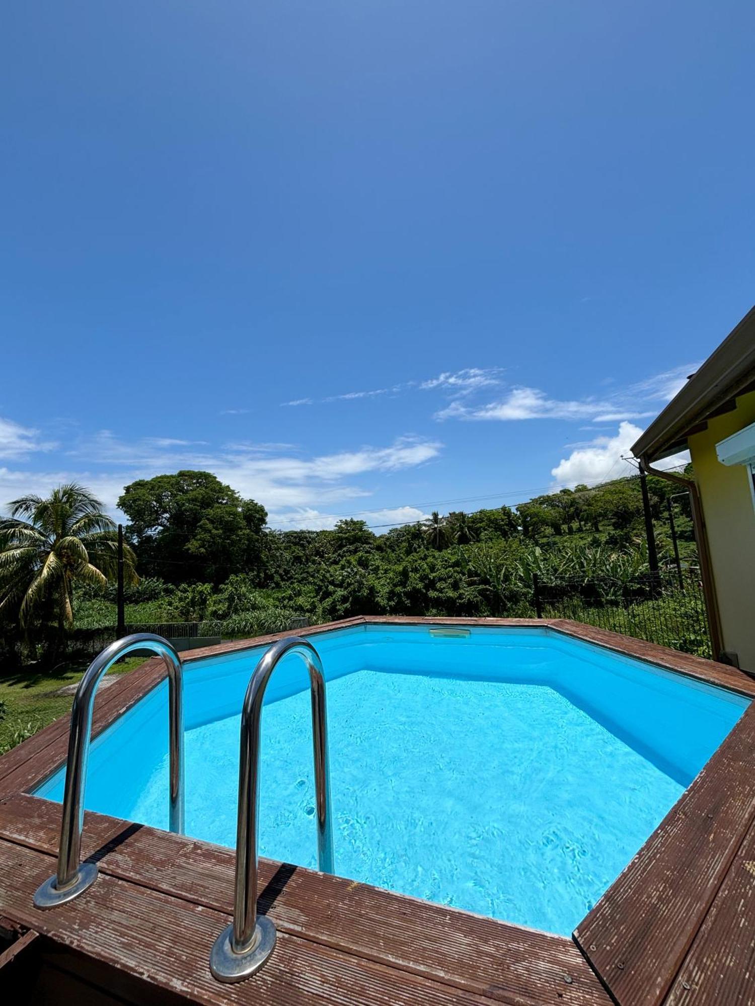 Bung'Hello Village, Piscine Et Parking Gratuit Trois-Rivieres Exterior photo